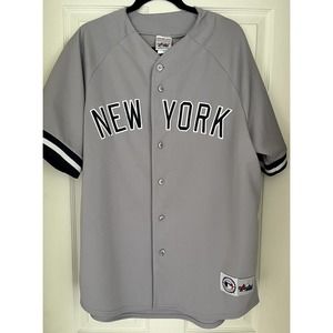 Preowned 2000s New York Yankees Majestic Jersey Men Sz XL. No Number Or Name.